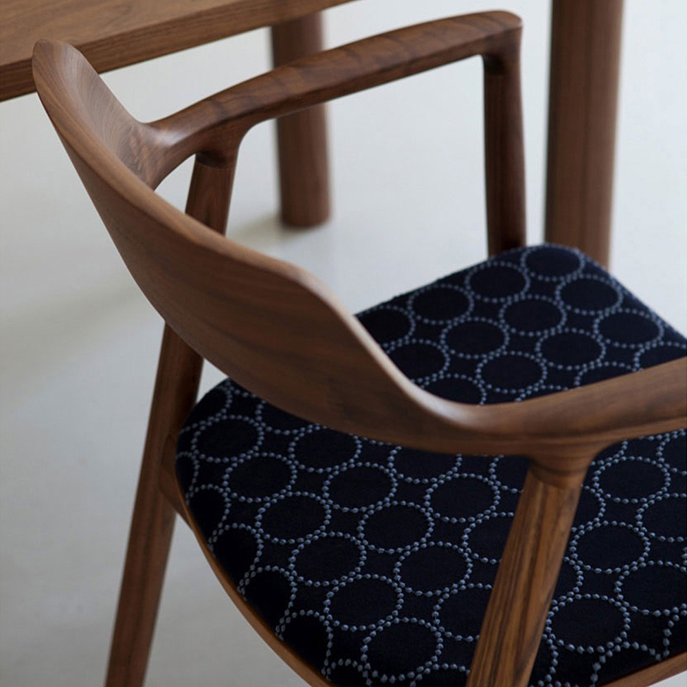 HIROSHIMA ARM CHAIR UPHOLSTERED SEAT｜マルニ木工｜コンフォートQ