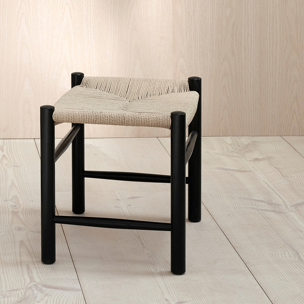 WEGNER J16 STOOL｜フレデリシア｜コンフォートQ｜阪急百貨店の 